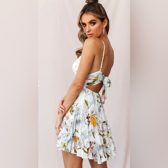 Selfie Leslie Tie-Knot Back Dress Floral Print - Picture 3 of 10